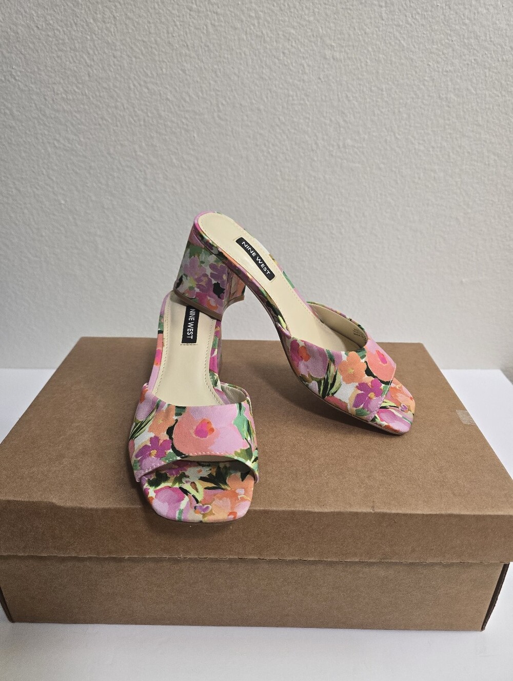 Nine West Gagen Pink Floral Slide - Picture 4 of 10